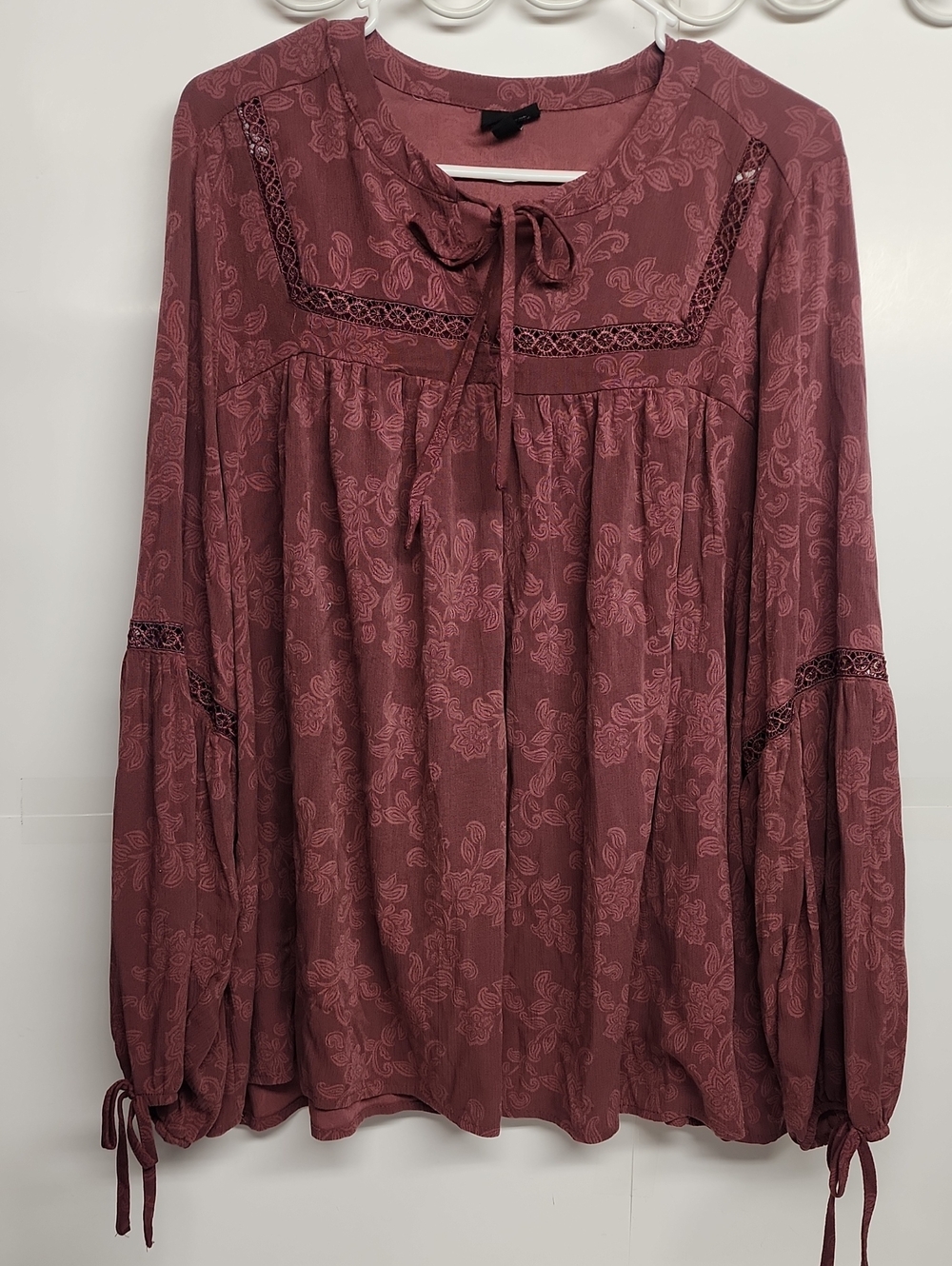 Torrid Rosewood Tie-Neck Light Peasant Blouse Bohemian Renaissance Feminine  Sz1
